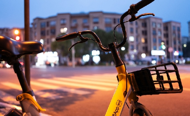 El uso compartido de bicicletas genera más de 300 millones de euros en beneficios anuales en Europa, según un estudio de EY