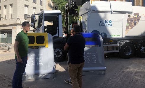 Elda refuerza la recogida de residuos con tres camiones y nuevos contenedores