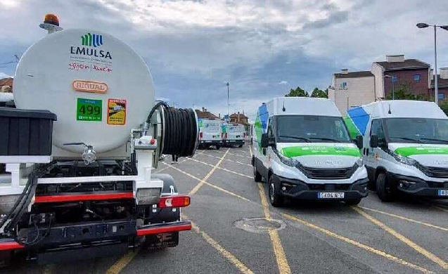 EMULSA moderniza su flota con cuatro nuevos vehículos para la gestión de residuos y mantenimiento urbano