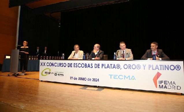 Entregados los Premios Escobas 2024 de ATEGRUS en la Feria TECMA