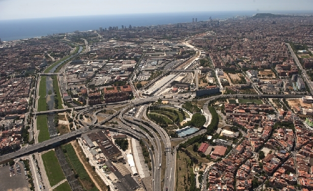 Estudiantes del UIC Barcelona presentan sus propuestas para regenerar los barrios del Besòs
