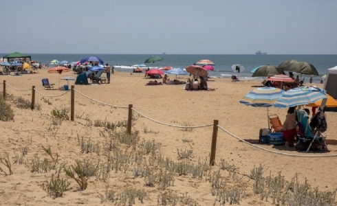 Huelva finaliza la campaña especial de limpieza de la Playa del Espigón