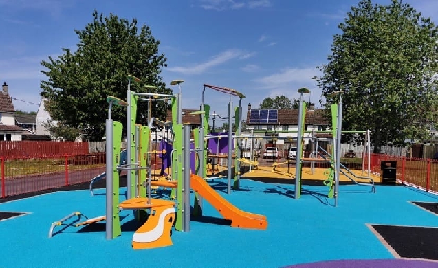 INDUSTRIAS AGAPITO instala nuevas áreas infantiles de juego en parques de Irlanda del Norte