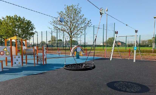 Industrias Agapito promueve la inclusión en Newtownards con un parque infantil accesible y universal