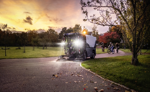 Kärcher Municipal lanza la innovadora barredora eléctrica MC 250 electric: un salto hacia la sostenibilidad urbana