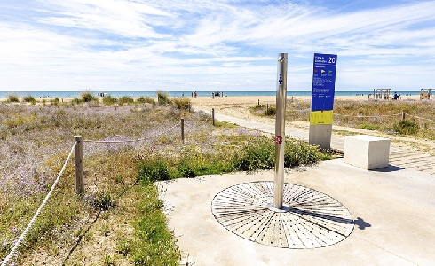 La playas de área metropolitana de Barcelona se preparan para la temporada de verano