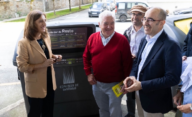 La Xunta prueba contenedores con identificación para mejorar la separación de residuos en origen