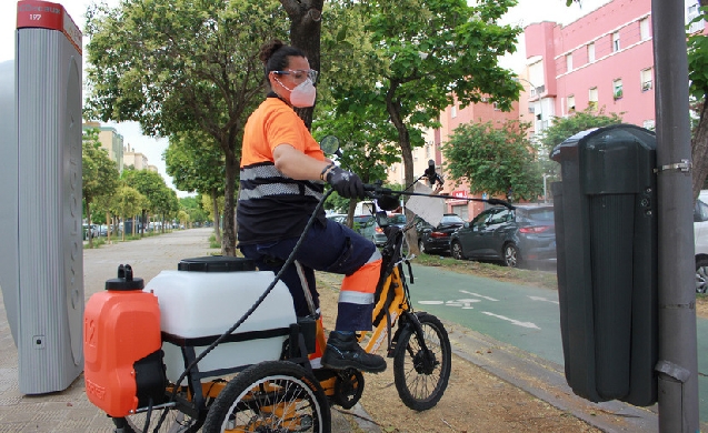 Lipasam destina el servicio de mantenimiento de los triciclos para la limpieza viaria en Sevilla