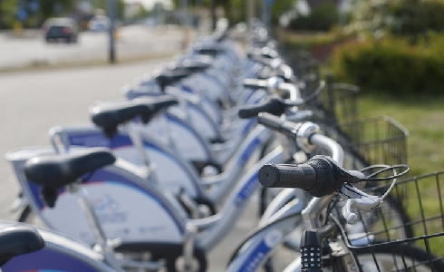 Los inspectores de Limpieza Viaria de Benidorm usarán bicicletas y patinetes eléctricos para sus desplazamientos