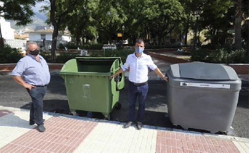 Marbella optimiza la recogida de residuos con la instalación de cien nuevos contenedores de carga trasera