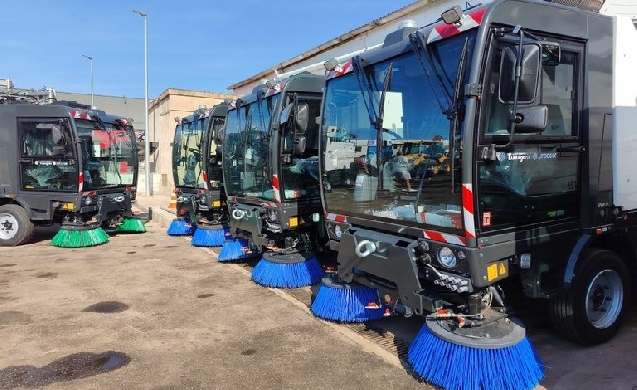 Más limpieza con agua y maquinaria especializada: Tarragona renueva su flota con 30 vehículos