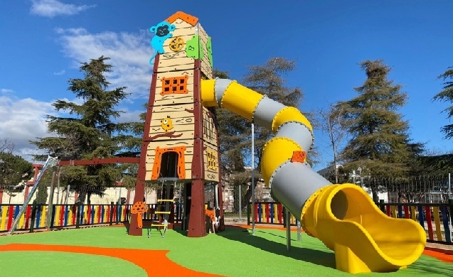 Móstoles se convierte en escenario de los parques infantiles y equipamiento deportivo de INDUSTRIAS AGAPITO
