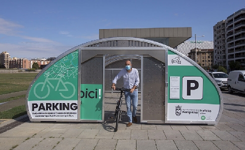 Pamplona duplica las plazas de su red pública de aparcamientos para bicicleta