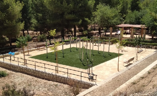 Petrer estrena un parque deportivo accesible y sostenible con zonas para todas las edades
