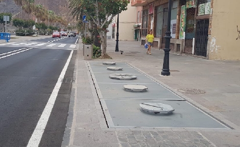 Santa Cruz de la Palma analiza la mejora de la recogida de residuos en los contenedores soterrados de la Avenida Marítima