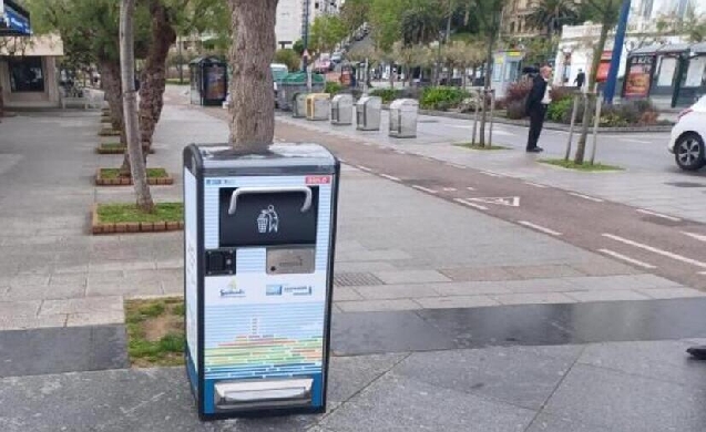 Santander comienza la instalación de papeleras inteligentes