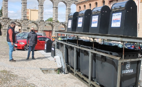 Segovia concluye la instalación de los nuevos contenedores de residuos de carga lateral