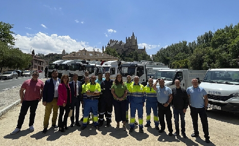 Segovia presenta su nueva flota de vehículos de gas natural para la recogida de residuos y limpieza viaria