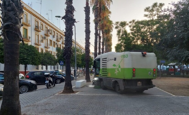 Sevilla refuerza la flota de limpieza viaria cinco nuevas barredoras por valor de un millón de euros