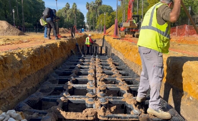 Sevilla incorpora geoceldas en el Prado de San Sebastián para mejorar el desarrollo del arbolado urbano