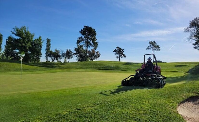 Toro Reelmaster 3575, la segadora compacta que redefine el rendimiento en campos de golf españoles