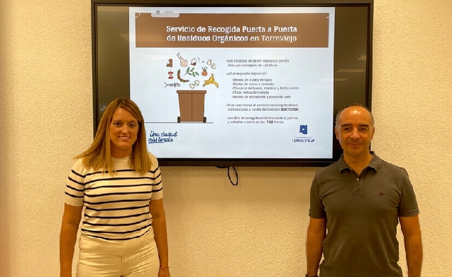 Torrevieja presenta el nuevo servicio de recogida puerta a puerta de residuos orgánicos y envases de vidrio