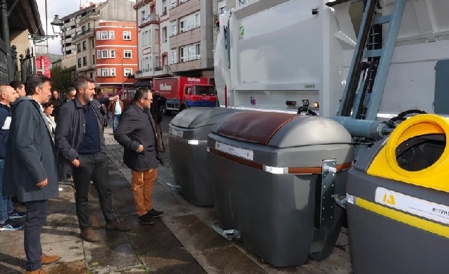 Vilagarcía de Arousa comienza el despliegue de nuevos contenedores de carga lateral en las zonas urbanas