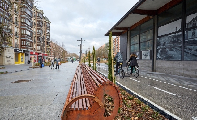 Vitoria-Gasteiz inaugura el nuevo boulevard verde de Los Herrán