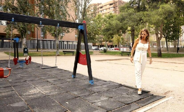 Zaragoza renueva seis zonas de juego infantil