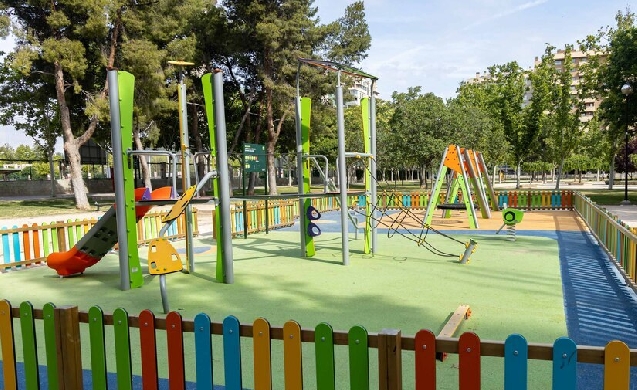 Zaragoza refuerza su red de parques infantiles con 15 nuevas áreas de juego