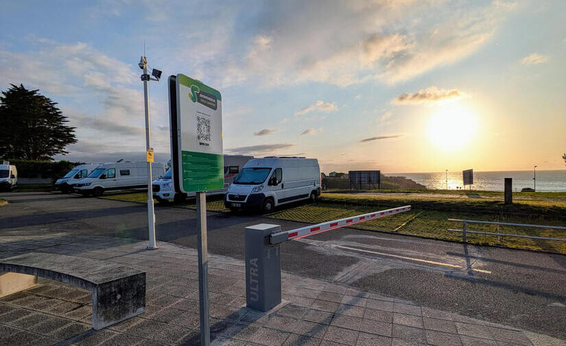 Tapia de Casariego decide ordenar el turismo en autocaravana