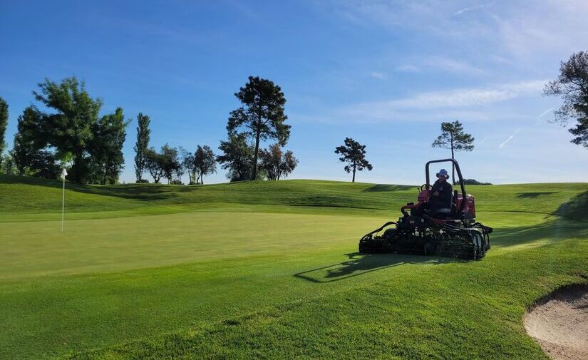 Toro Reelmaster 3575, la segadora compacta que redefine el rendimiento en campos de golf españoles
