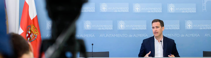 Almería aprueba actuaciones para la mejora del alumbrado y un proyecto de instalación de contenedores soterrados