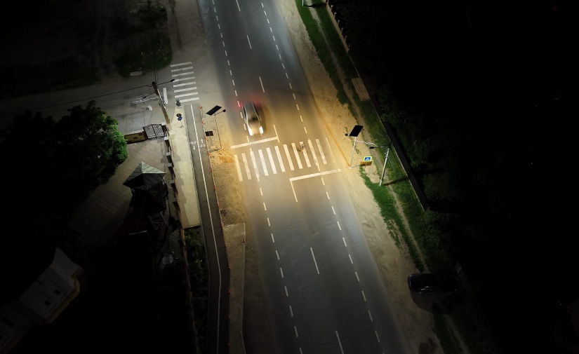 Un paso de peatones sin iluminación ya no garantiza la seguridad de nadie