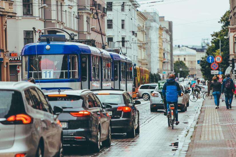 Un sensor vial permitirá controlar el tráfico de patinetes y bicicletas eléctricas