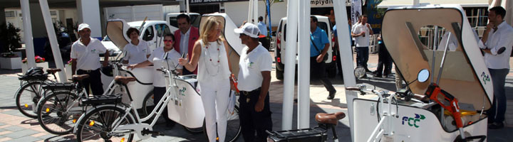 Marbella presenta el nuevo servicio de mantenimiento de playas para garantizar un perfecto estado del litoral durante todo el año