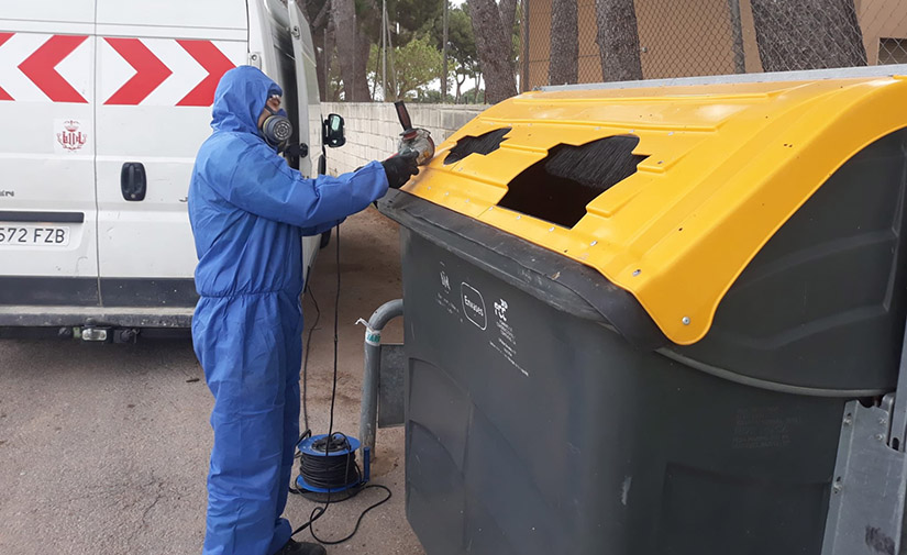 València amplía las bocas de los contenedores amarillos como medida de seguridad