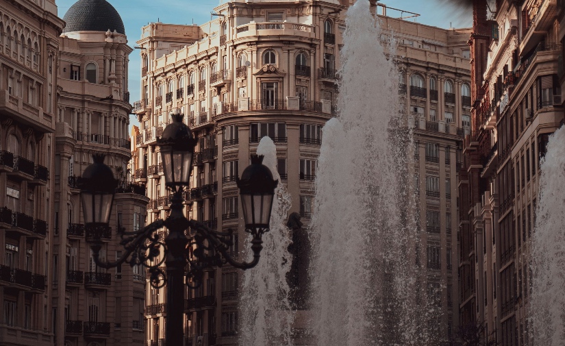 València invertirá casi 3 millones en renovar el alumbrado urbano y de las pedanías afectadas por la DANA