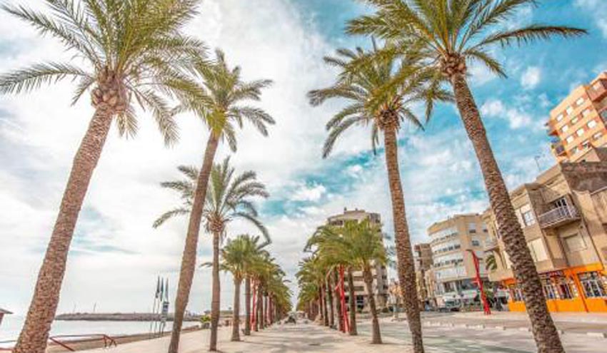 Vinaròs adecua el paseo marítimo