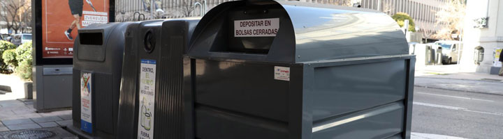 Madrid estrena un nuevo servicio de recogida de ropa usada con 784 contenedores