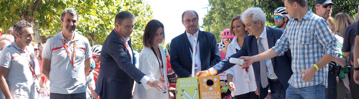 Más de 8.000 participantes en las acciones de concienciación medioambiental de AMBILAMP en La Vuelta Ciclista a España