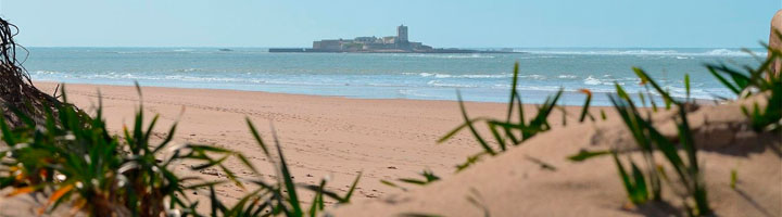 La playa de San Fernando es el destino favorito por los gaditanos para respirar aire puro