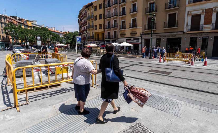 Zaragoza adapta más de 325 pasos de peatones en lo que va de año para garantizar la accesibilidad