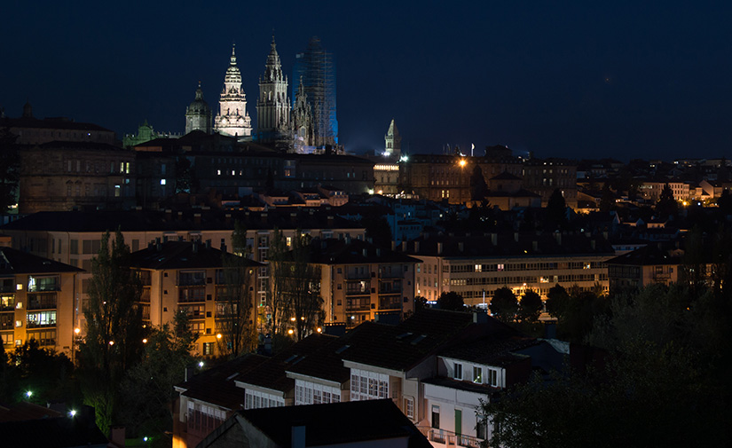 Santiago de Compostela renueva su alumbrado público priorizando tecnología, sostenibilidad y patrimonio
