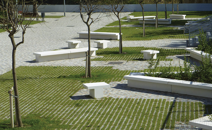 Urbanización de la Rambla Marta Mata en Les Casernes de Sant Andreu, Barcelona